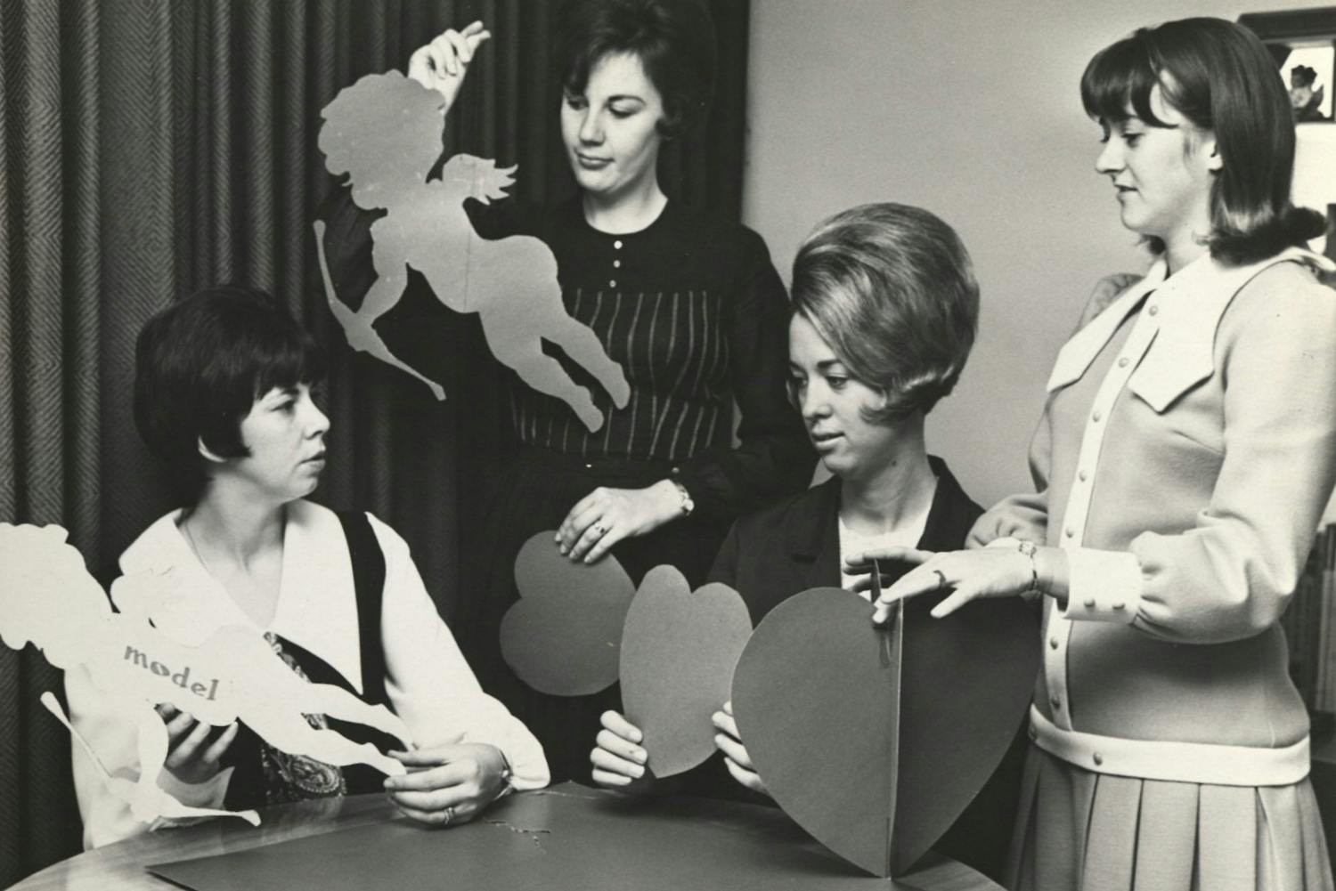 University Women’s Club members gather for a social event held between the years 1969 and 1970. 