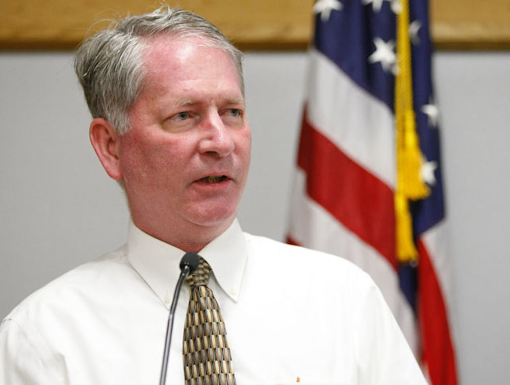 <p>Gainesville Mayor Craig Lowe speaks at the Student Senate meeting Tuesday night about the importance of Arbor Day and voting locally.</p>