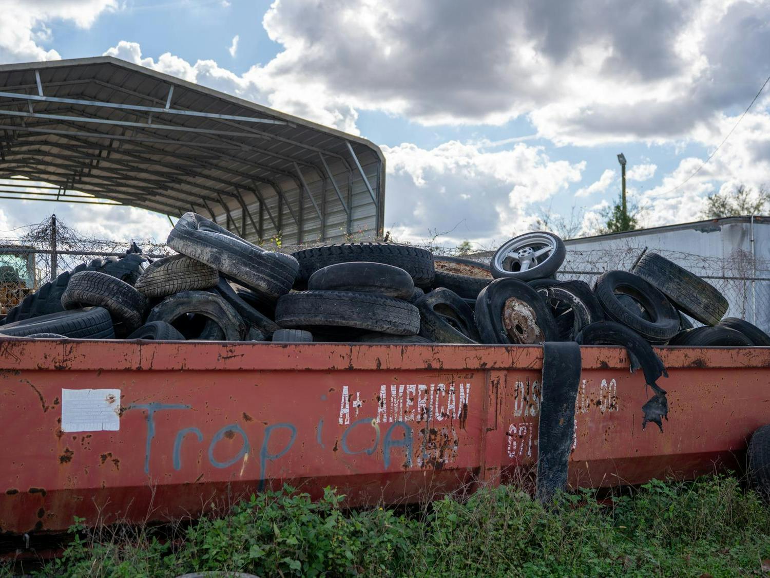 Recycling Services of America center sorts items at 2874 NE 1st Terrace in Gainesville, Fla., Friday, Jan, 9, 2026.
