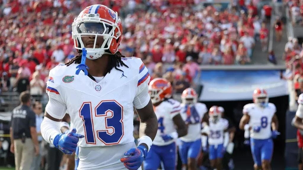 Aaron Gates jogs onto the field at EverBank stadium in Jacksonville, Florida, to face the Georgia Bulldogs on Nov. 2, 2024. Courtesy of UAA Communications / Catherine McCarthy