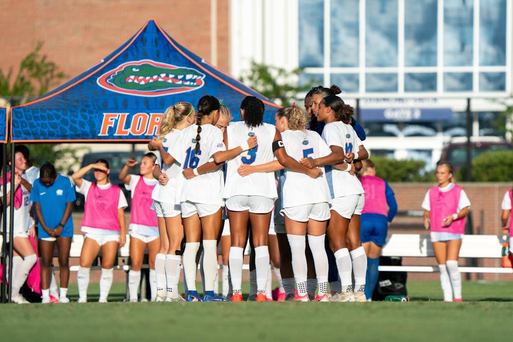 Florida players huddle before kickoff against Youngstown State in Gainesville, Fla. Thursday, Sept. 3, 2026.