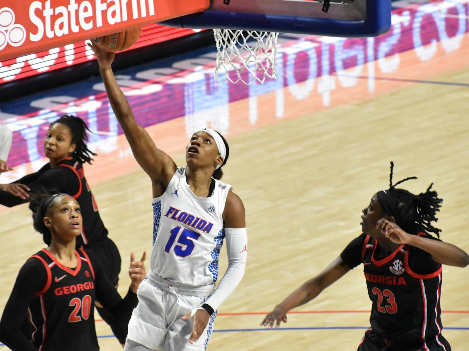 Sophomore guard Nina Rickards scored 14 points, and freshman forwards Jordyn Merritt and Floor Toonders dropped a career-high 16 points. Photo from UF-Georgia game Sunday.