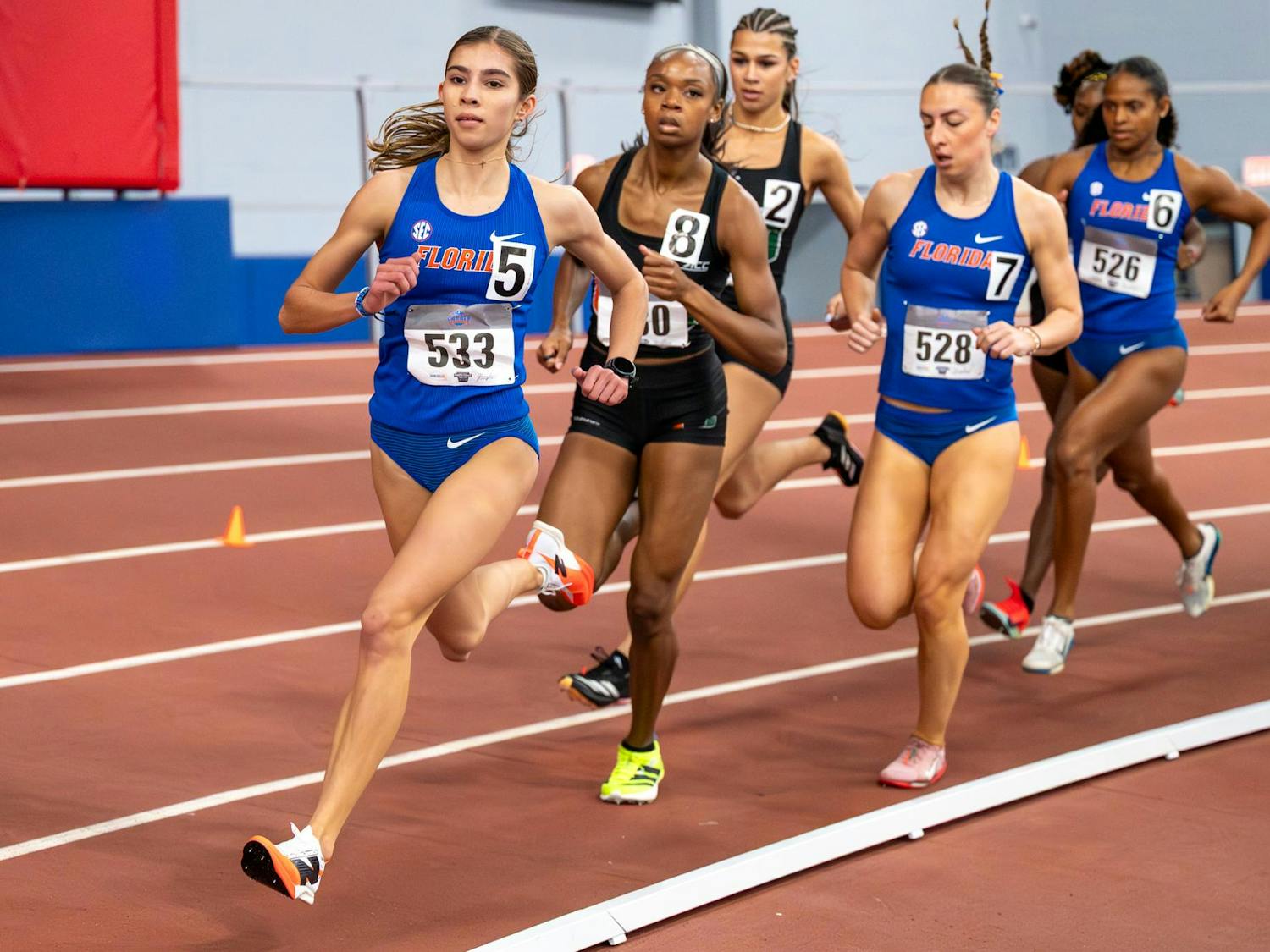 Florida distance runner Claire Stegall runs in the women’s 1000 during the Jimmy Carnes Invitational in Gainesville, Fla., Friday, Jan. 16, 2026.
