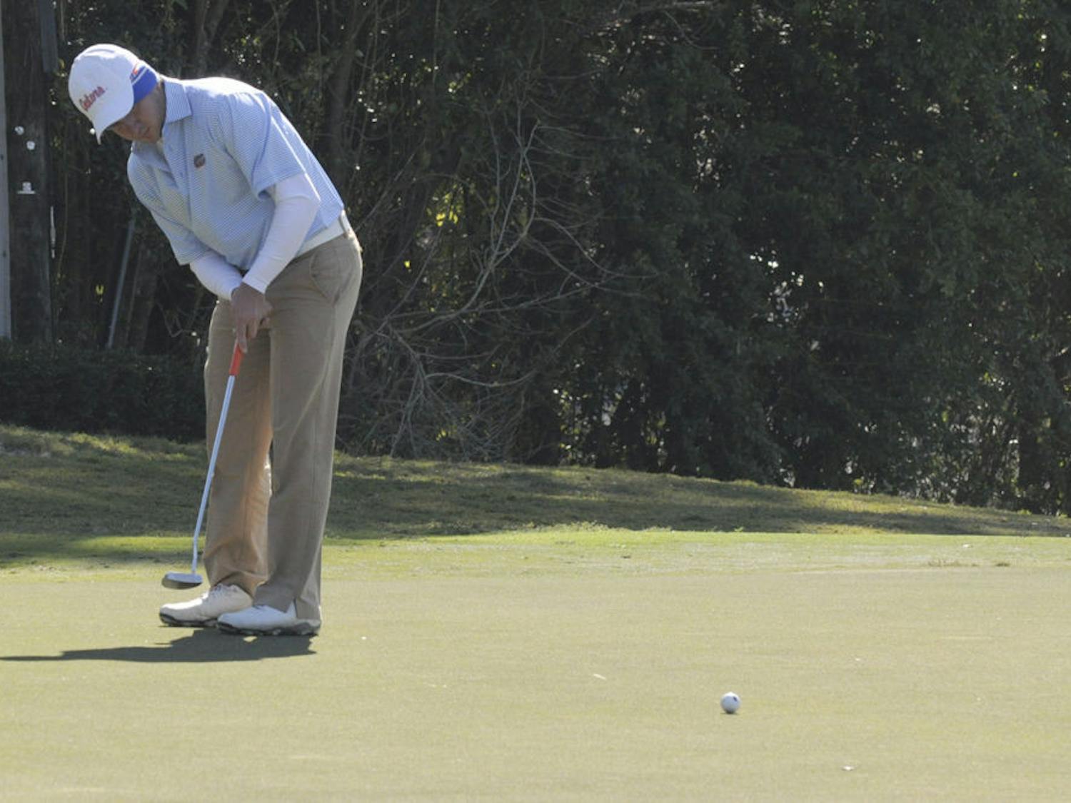 Alejandro Tosti putts during the 2015 SunTrust Gator Invitational on UF's Mark Bostick Golf Course.