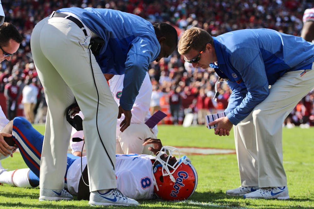 <p>Malik Zaire injured his knee during Saturday's 28-20 loss to South Carolina at Williams-Brice Stadium. After the initial injury, Zaire returned to the game two plays earlier, only to <span id="docs-internal-guid-a4acc632-ad7f-cbb4-899f-c19d9fec9b22"><span>crumble after taking the snap and shifting his weight to left leg.</span></span></p>