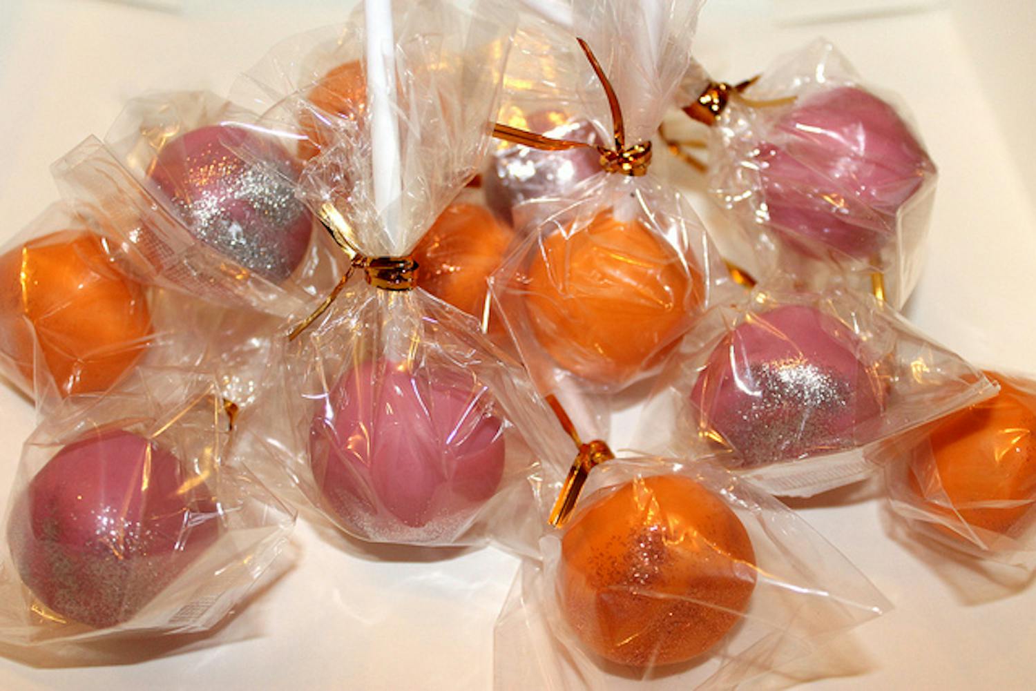 "Cake pops for Tola's birthday 23 Feb '12" by Ayca Wilson, used under CC BY 2.0