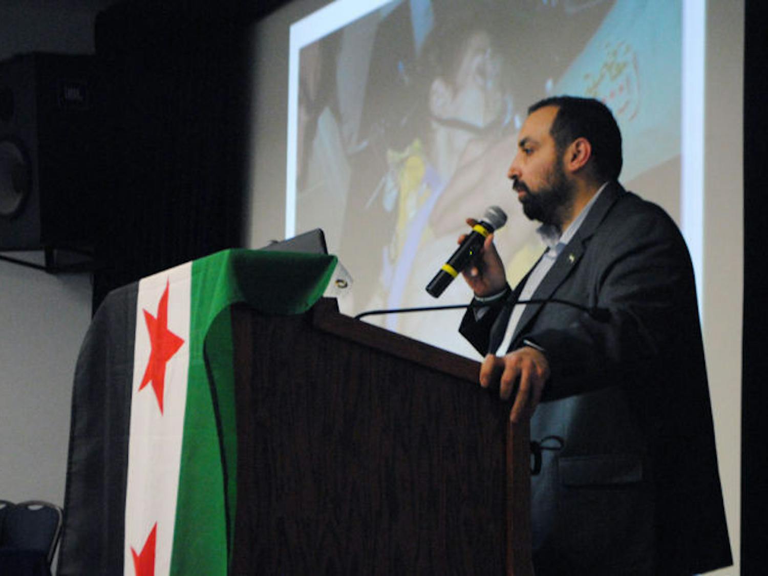 Mohamad Khir Alwazir speaks of his experience as a survivor of a chemical weapons attack in Syria. The Arabic Cultural Association at UF and UF Amnesty International hosted the event Monday evening.&nbsp;