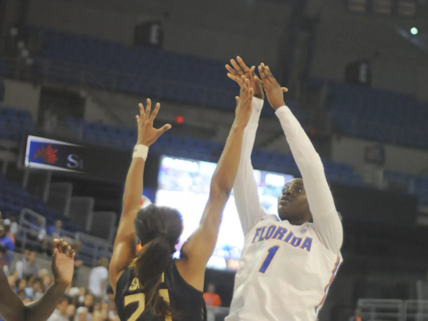 UF's Ronni Williams shoots during Florida's 82-72 win over Florida State o Nov. 15, 2015, in the O'Connell Center.