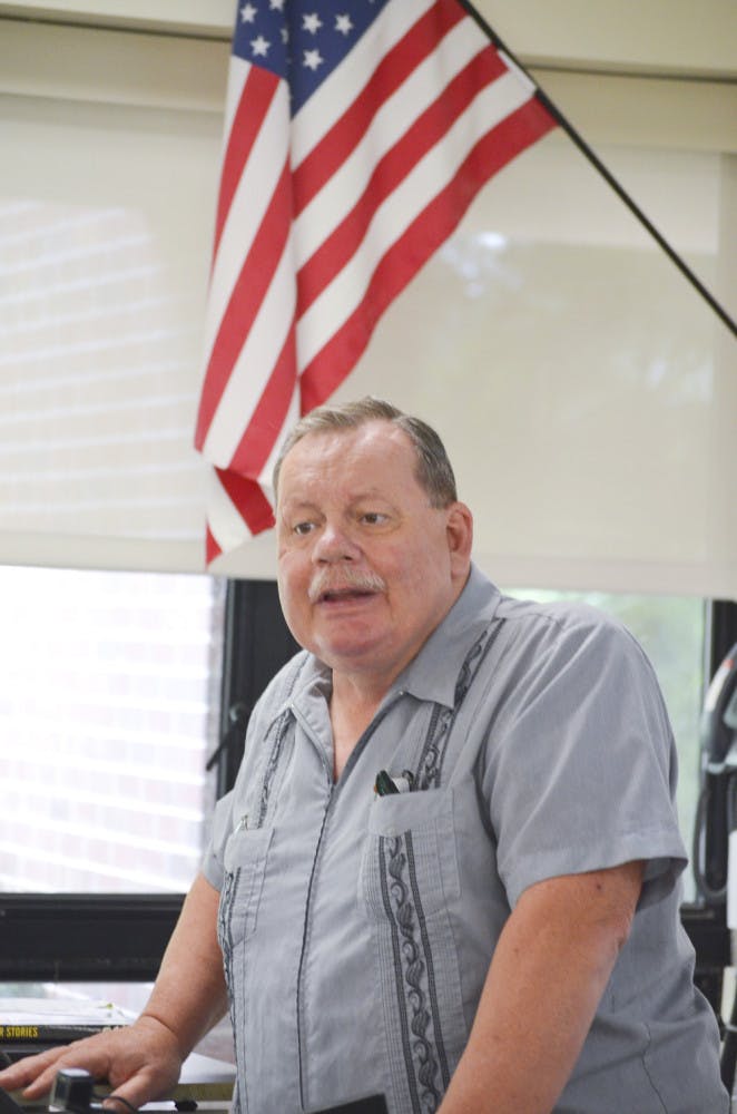 Terry Anderson shares his experience as a reporter in the Middle East on Wednesday during his international journalism class in Weimer Hall. Anderson was held by Shiite Hezbollah militants while reporting for The Associated Press from 1985 to 1991.
