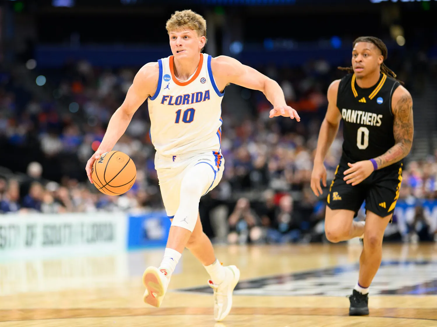 Florida forward Thomas Haugh (10) jumps during the first half of an NCAA Tournament first round game against Prairie View A&M, Friday, March 20, 2026, in Tampa, Fla.