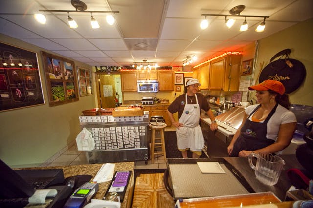 Students looking for jobs during the fall semester have a number of options. Two websites to start at are www.jobs.ufl.edu and www.union.ufl.edu/jobs.&nbsp;