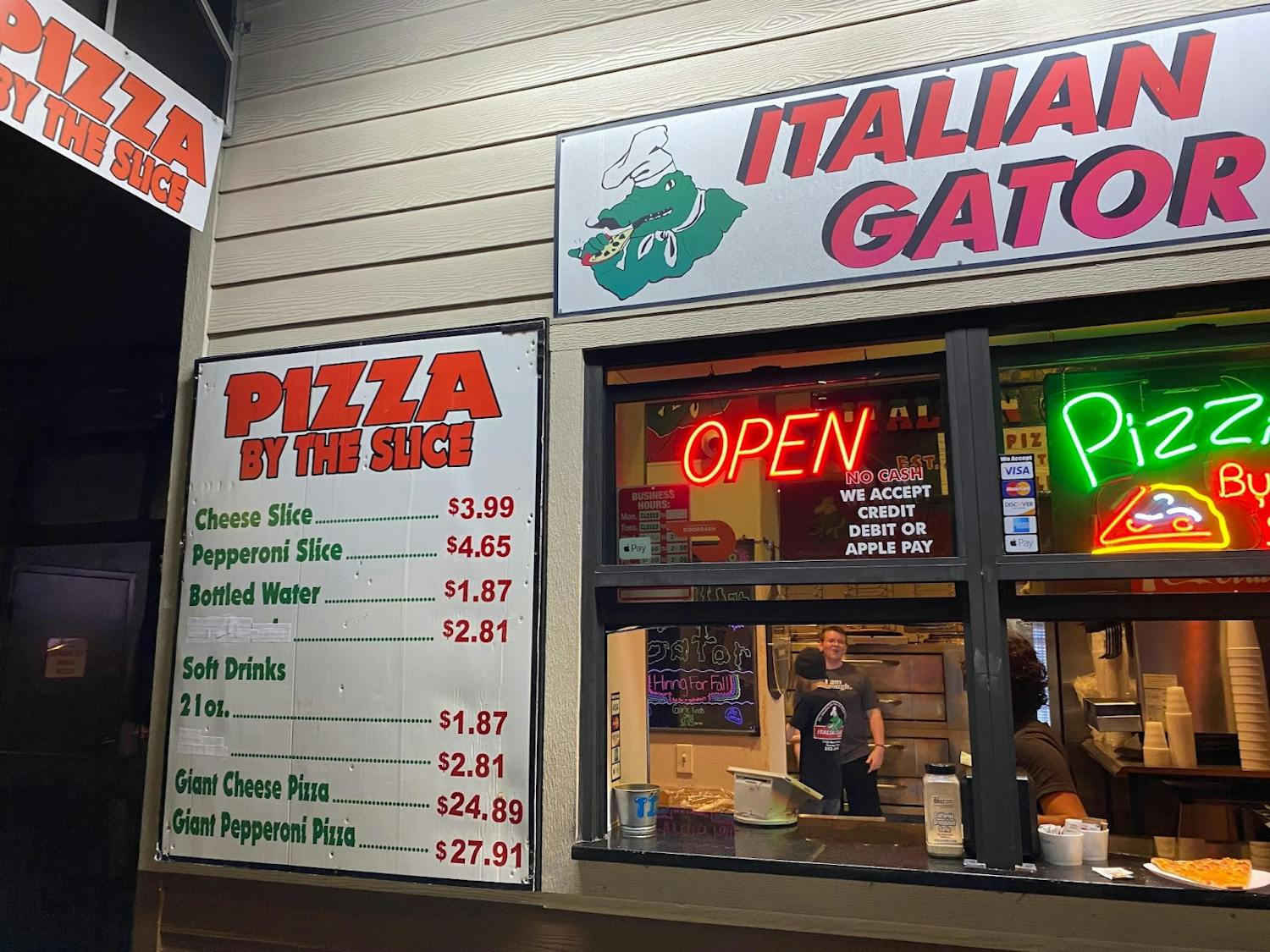 Italian Gator in Midtown serves late-night slices to students Sept. 8, 2023.