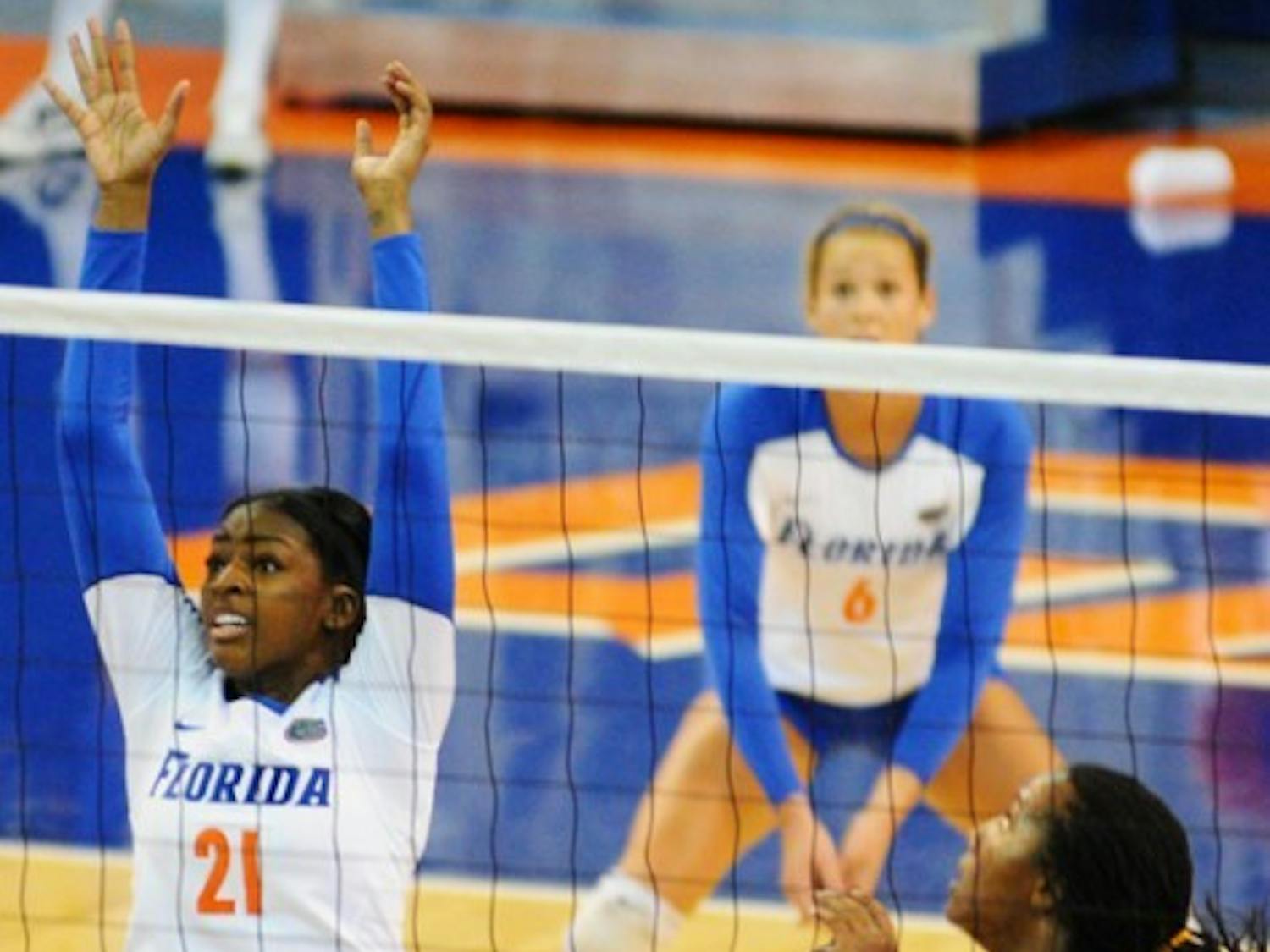 Gators middle blocker Cassandra Anderson (21) is second on the team in blocks, but coach Mary Wise said Florida wants to get her more involved against Auburn tonight at 8.