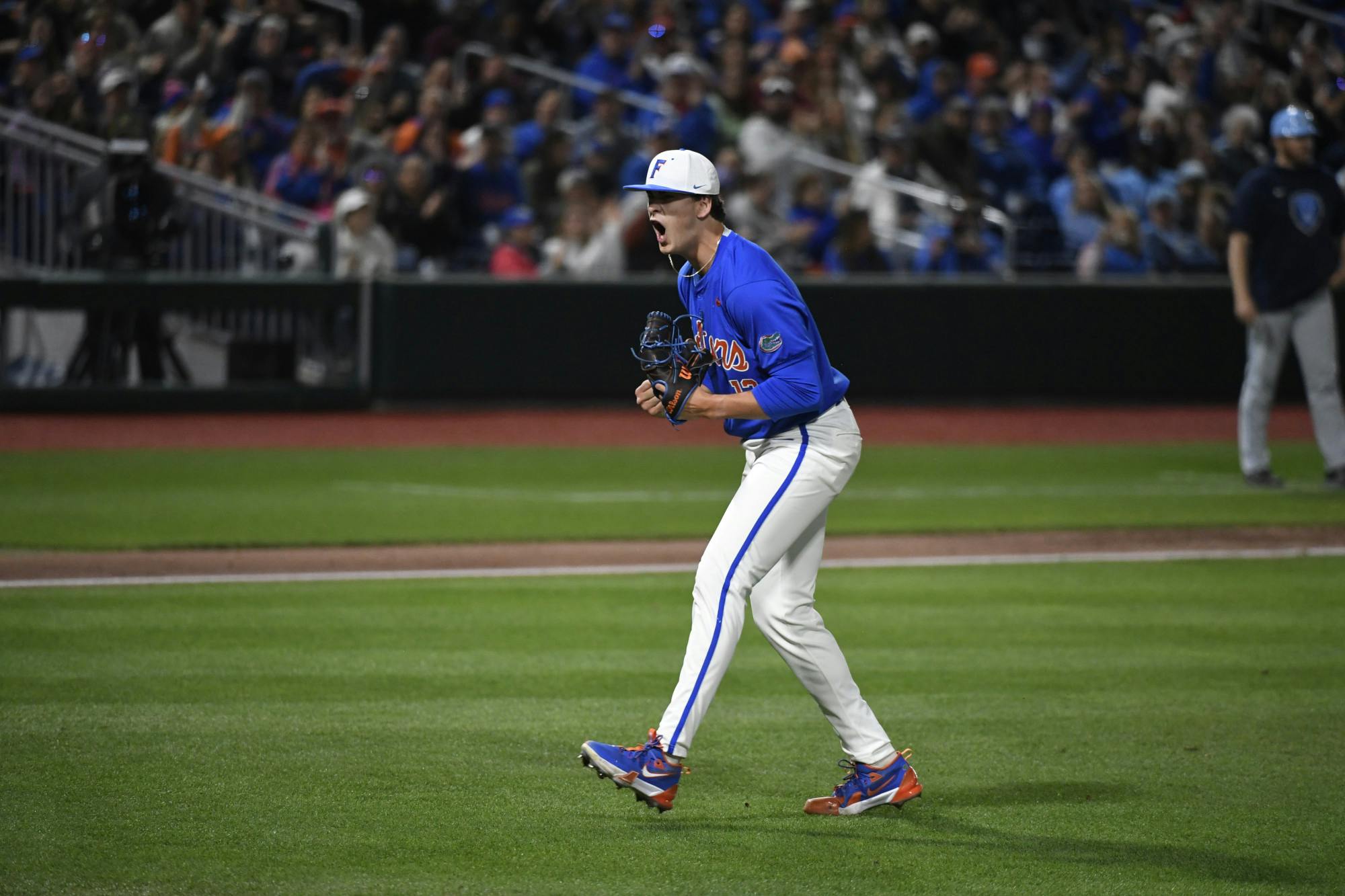 Late offensive rally pushes Gators to series win against Columbia - The Independent Florida Alligator