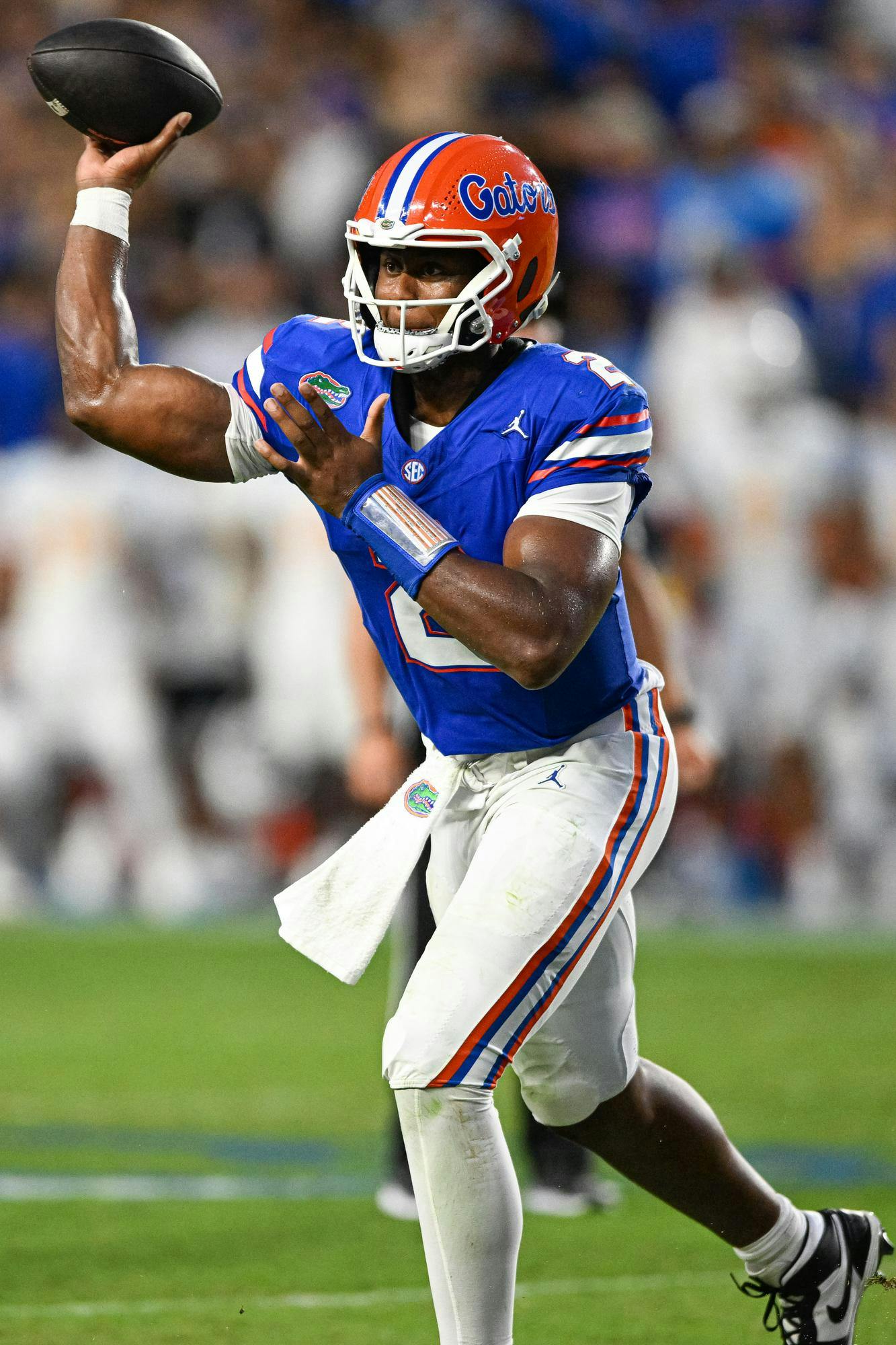 Florida Gators quarterback DJ Lagway (2) throws the ball in a football game between the Long Island Sharks and the Florida Gators on Saturday, Aug. 30, 2025, at Ben Hill Griffin Stadium in Gainesville, Fla.