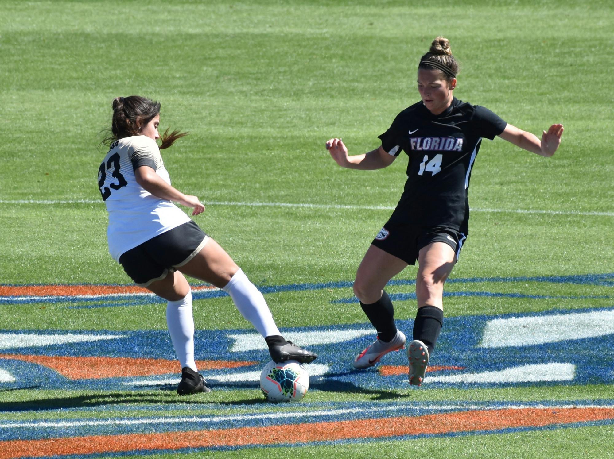 After Florida’s Friday match against FAU was canceled,  the Gators beat the Cougars 5-1 Saturday afternoon.