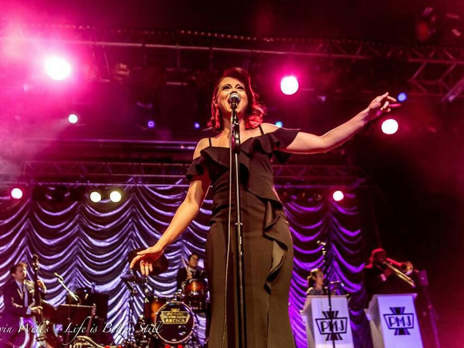 Postmodern Jukebox charm the crowd with their intelligent and jazzy versions of today's biggest hits.