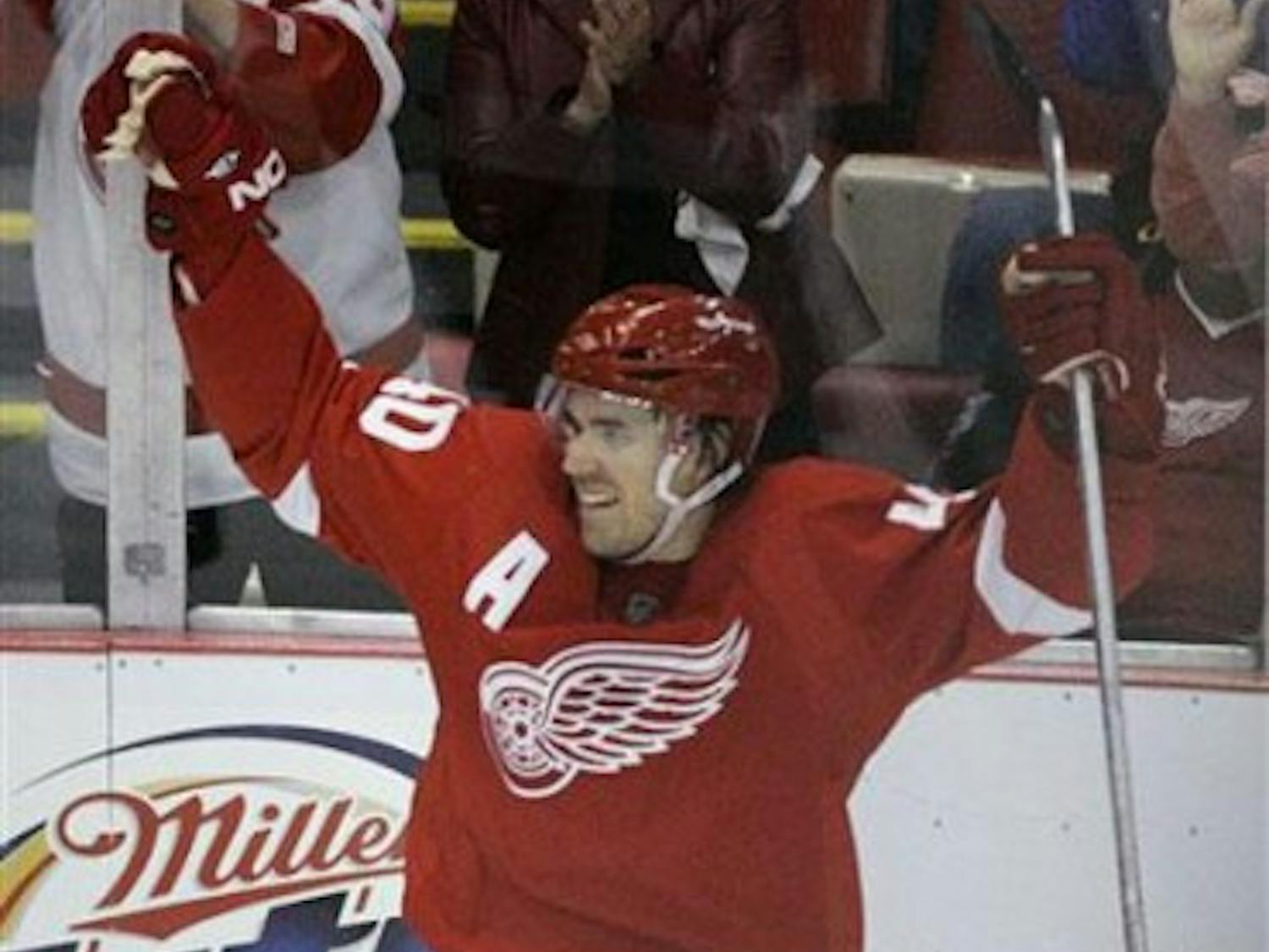 Red Wings take game 1 from Predators on Zetterberg's third-period goal