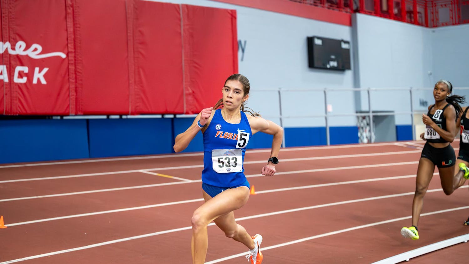 Florida distance runner Claire Stegall runs in the women’s 1000 during the Jimmy Carnes Invitational in Gainesville, Fla., Friday, Jan. 16, 2026.