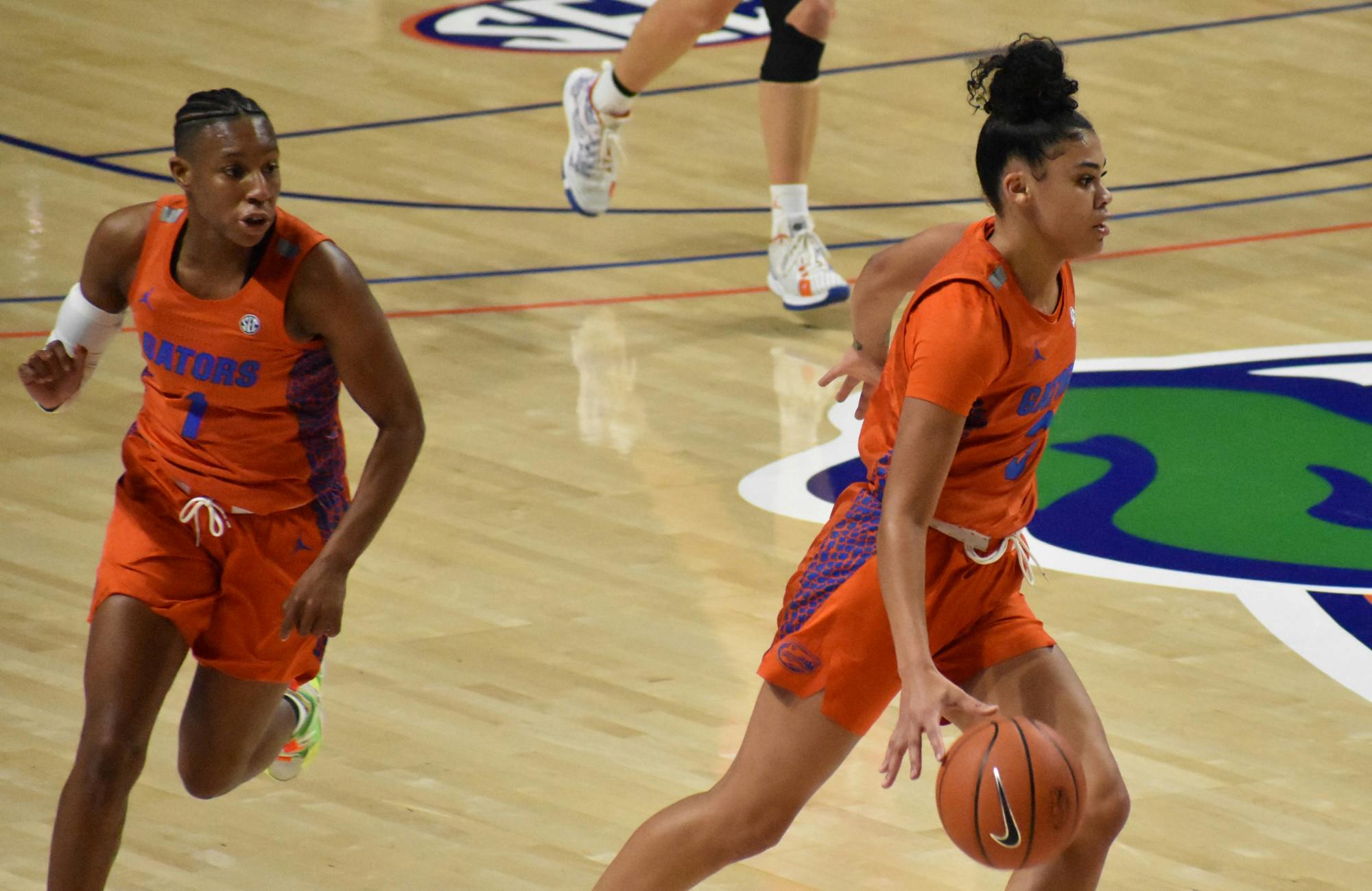 Kiki Smith (left) and Lavender Briggs (right), pictured during a game against Mizzou game Jan. 28. Smith scored a game-high 28 points for the Gators Sunday.