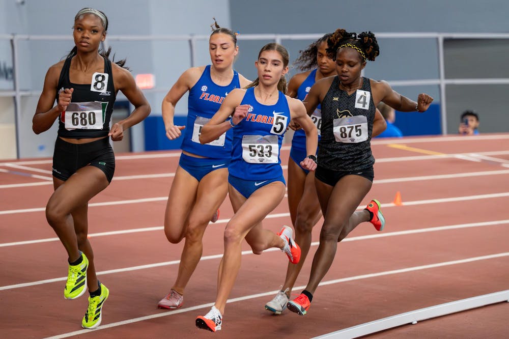 Florida distance runner Claire Stegall runs in the women’s 1000 during the Jimmy Carnes Invitational in Gainesville, Fla., Friday, Jan. 16, 2026.