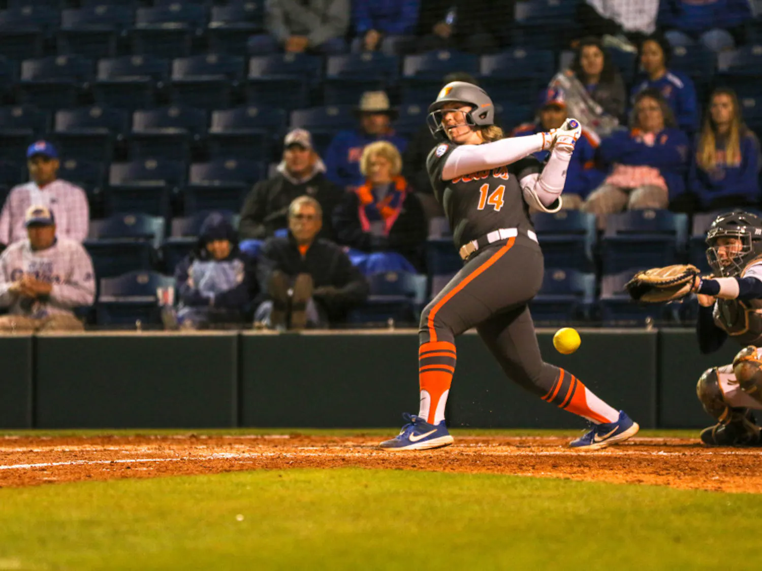 Jordan Roberts' first inning grand slam led Florida to a series win over Auburn.