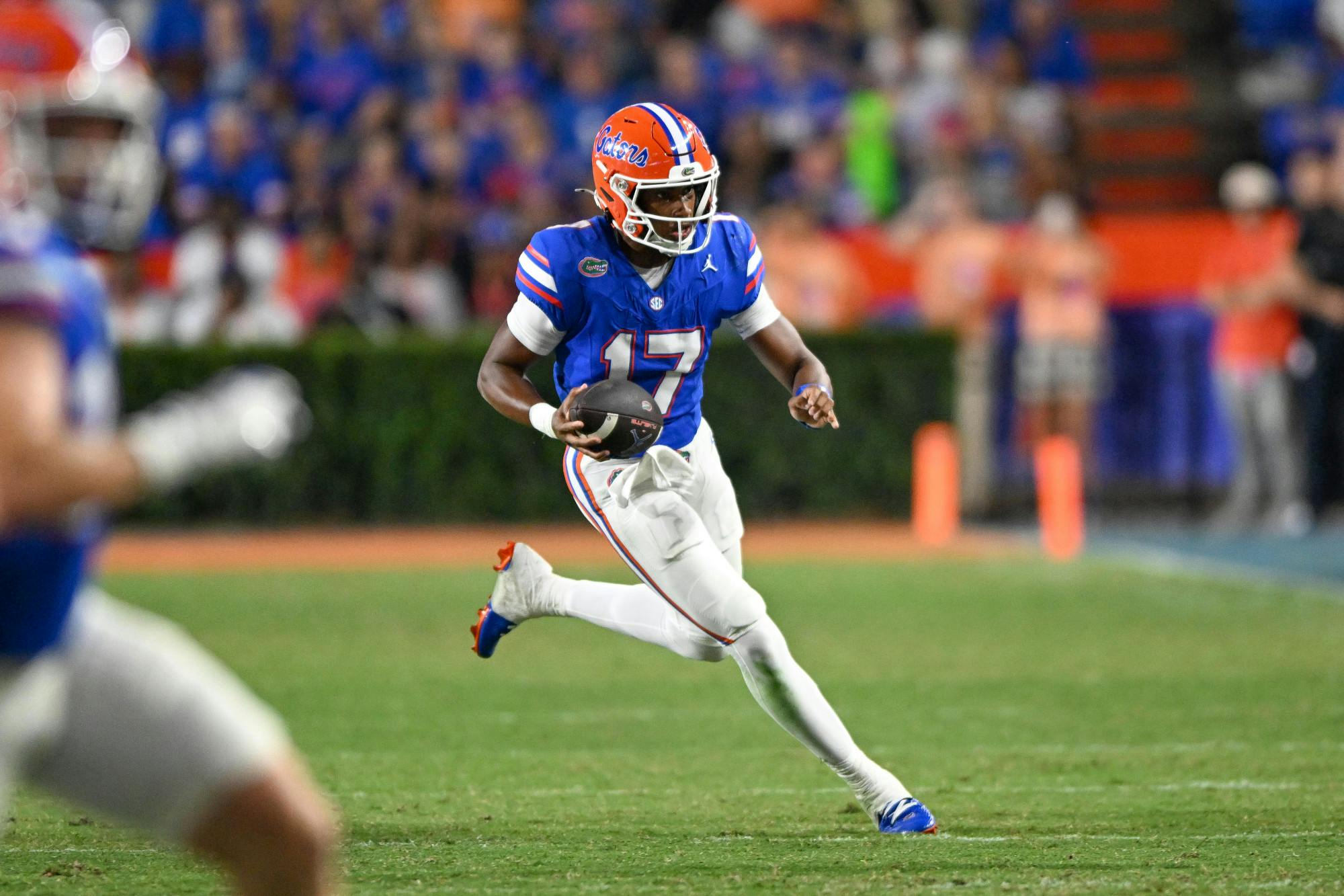 Florida Gators quarterback Tramell Jones Jr. (17) runs with the ball during a football game between the Long Island Sharks and the Florida Gators on Saturday, Aug. 30, 2025, at Ben Hill Griffin Stadium in Gainesville, Fla.