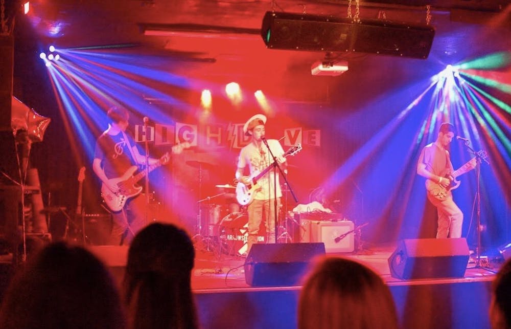 <p>Arrows in Action performs at the High Dive for the first annual Hearoes benefit concert Sept. 30, 2018</p>