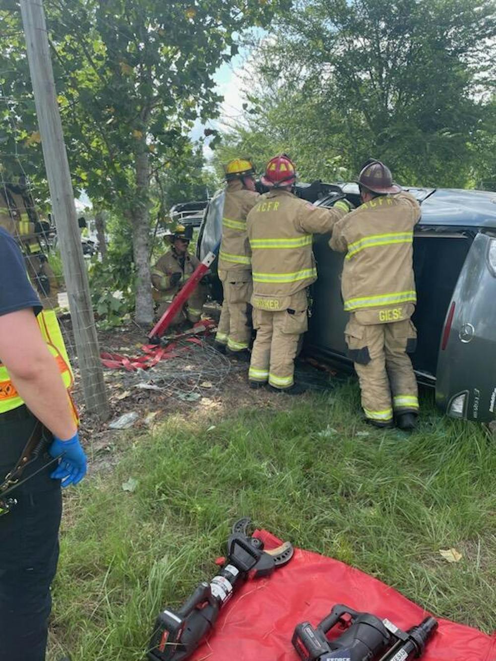 <p>A car travelling Southbound I-75 lost control, turning over on its side and crossing into I-75 Westbound on Tuesday, May 28, 2024.</p>