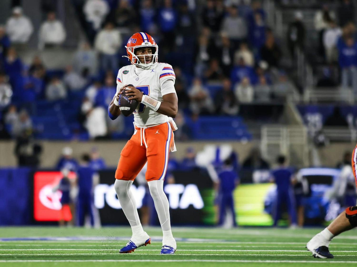 Florida Gators Trammel Jones Jr. (17) makes a pass against Kentucky in Lexington on Saturday, Nov. 8, 2025.