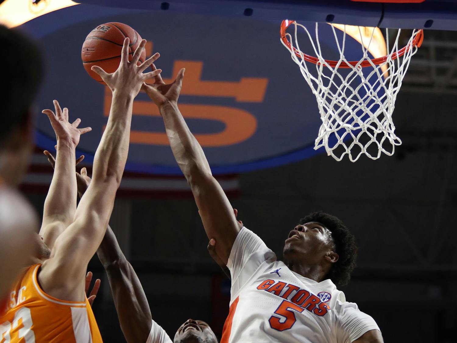 Omar Payne was Florida’s most frightening force on the floor Tuesday night, logging nine points, nine rebounds, five blocks and one assist. Photo courtesy of the SEC Media Portal.
