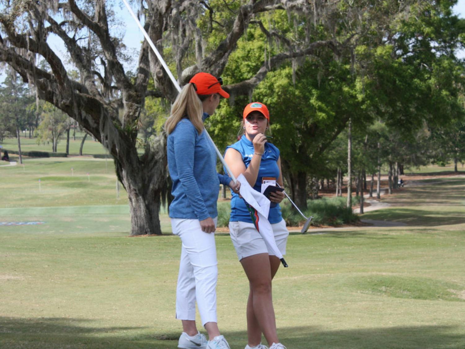 Senior Marta Perez has been a mentor to freshman Marina Escobar Domingo.