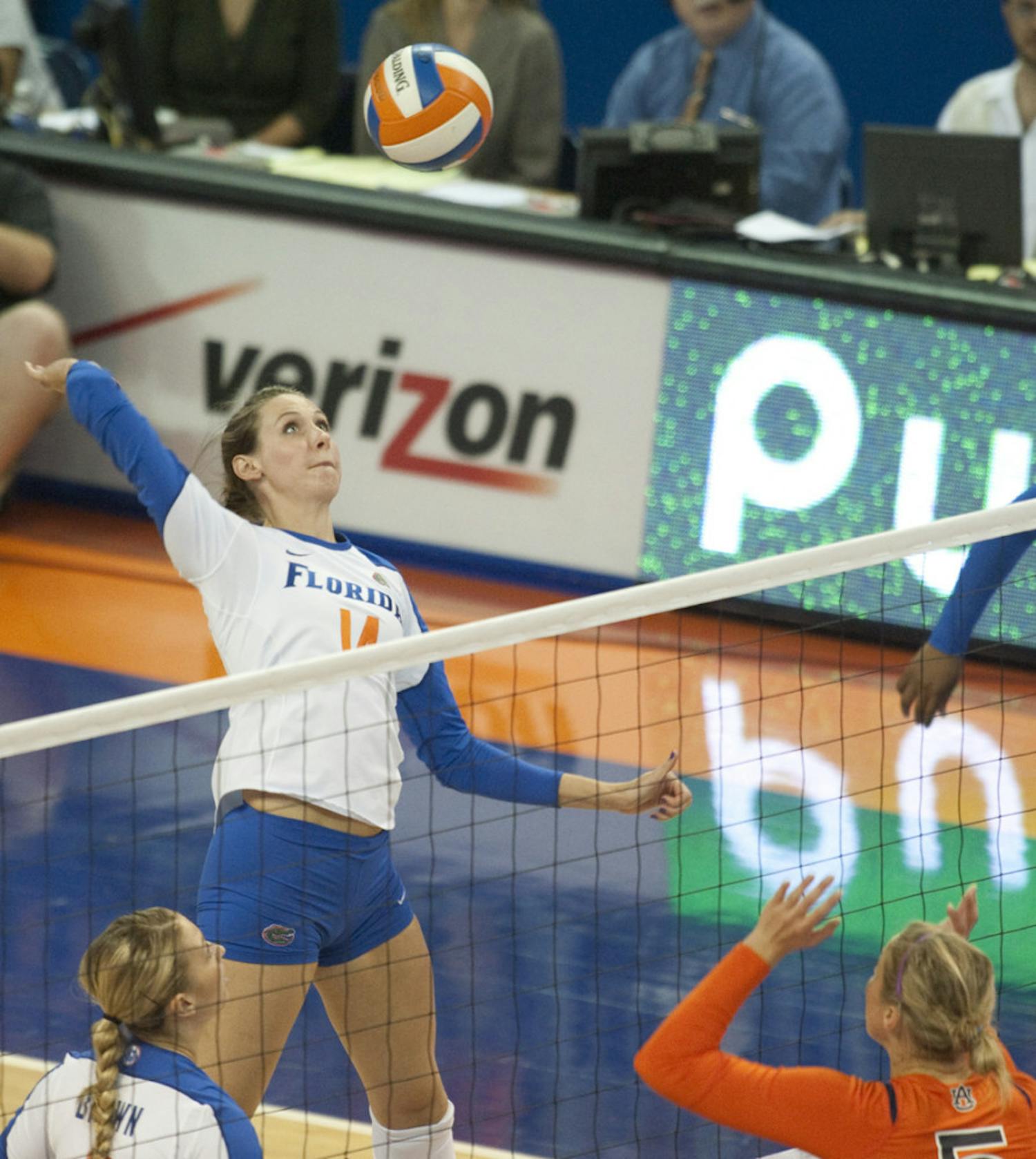 Senior middle blocker Betsy Smith combined with Tangerine Wiggs and Chloe Mann to record a season high in blocks per match. Florida defeated Louisiana Lafayette and Georgia Tech Saturday in the Stephen C. O'Connell Center.