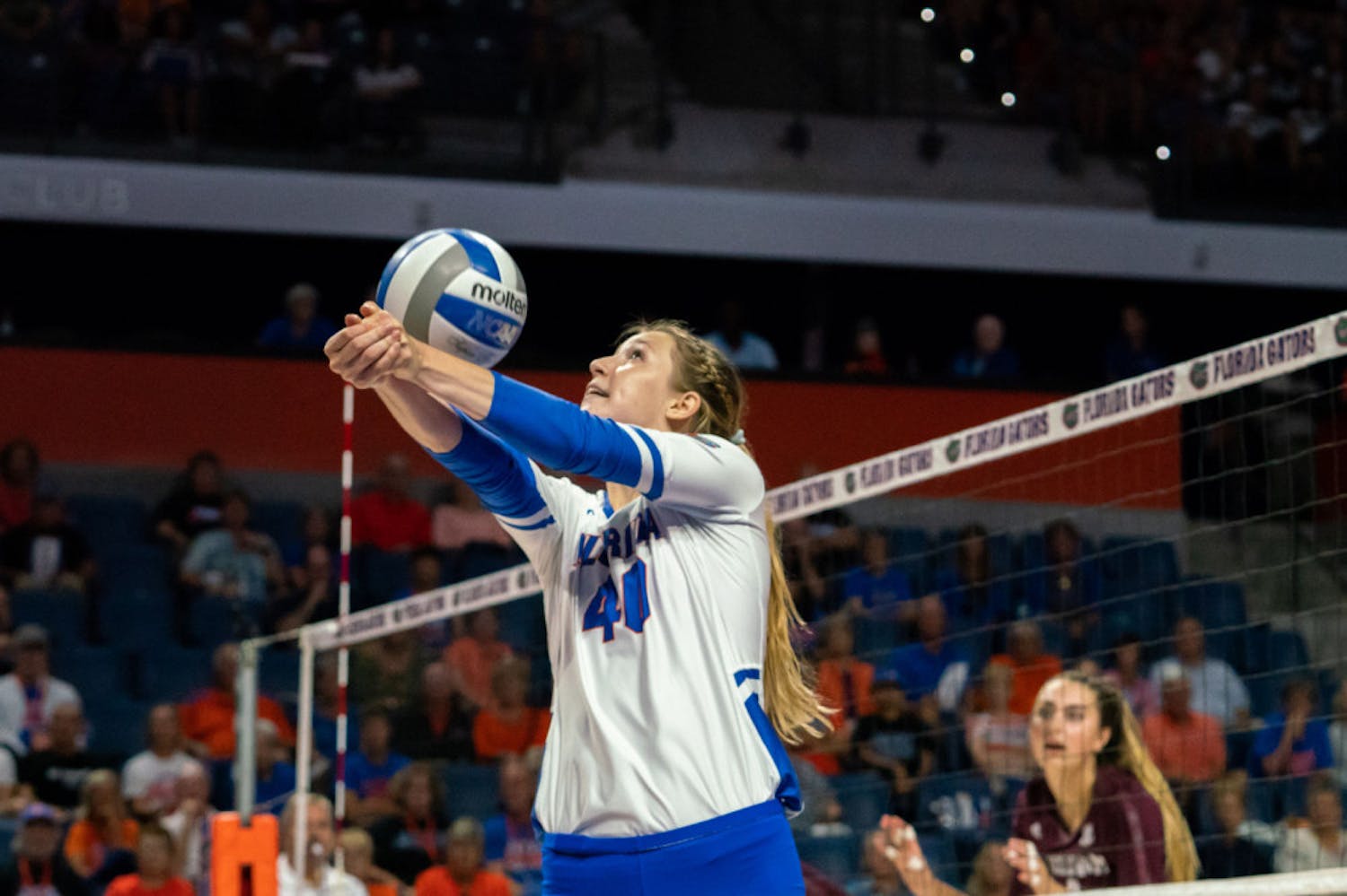 Sophomore setter Holly Carlton recorded a team-high nine kills on 17 attacks in Sunday afternoon’s win against Alabama. The 6-foot-7 Carlton also set a career-high with four service aces.