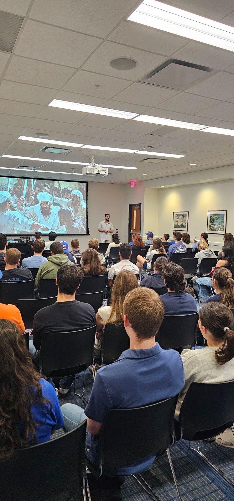 Adiel Cohen speaks to UF students about Yemenite Judaism on Thursday, Nov. 7, 2024 in Gainesville, Fla.