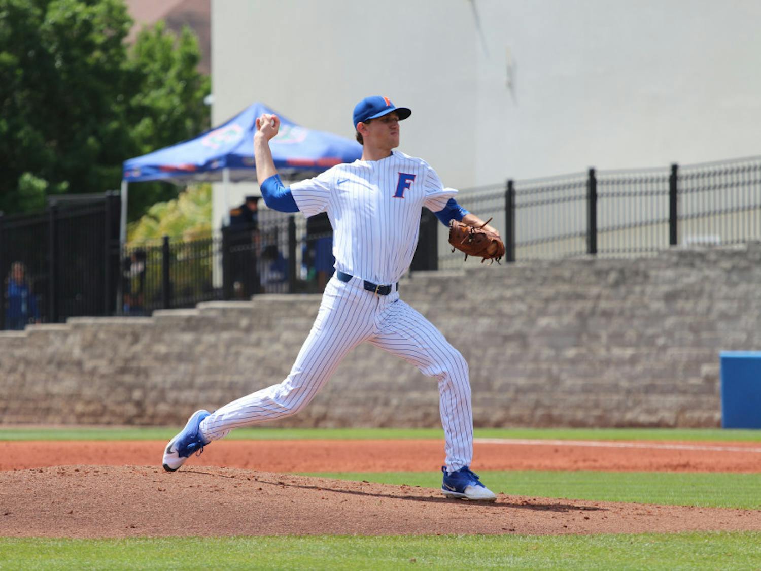Jackson Kowar threw his final game at McKethan Stadium as the Gators lost 3-2. Game 3 of the Super Regional is set for 8:30pm on Monday.