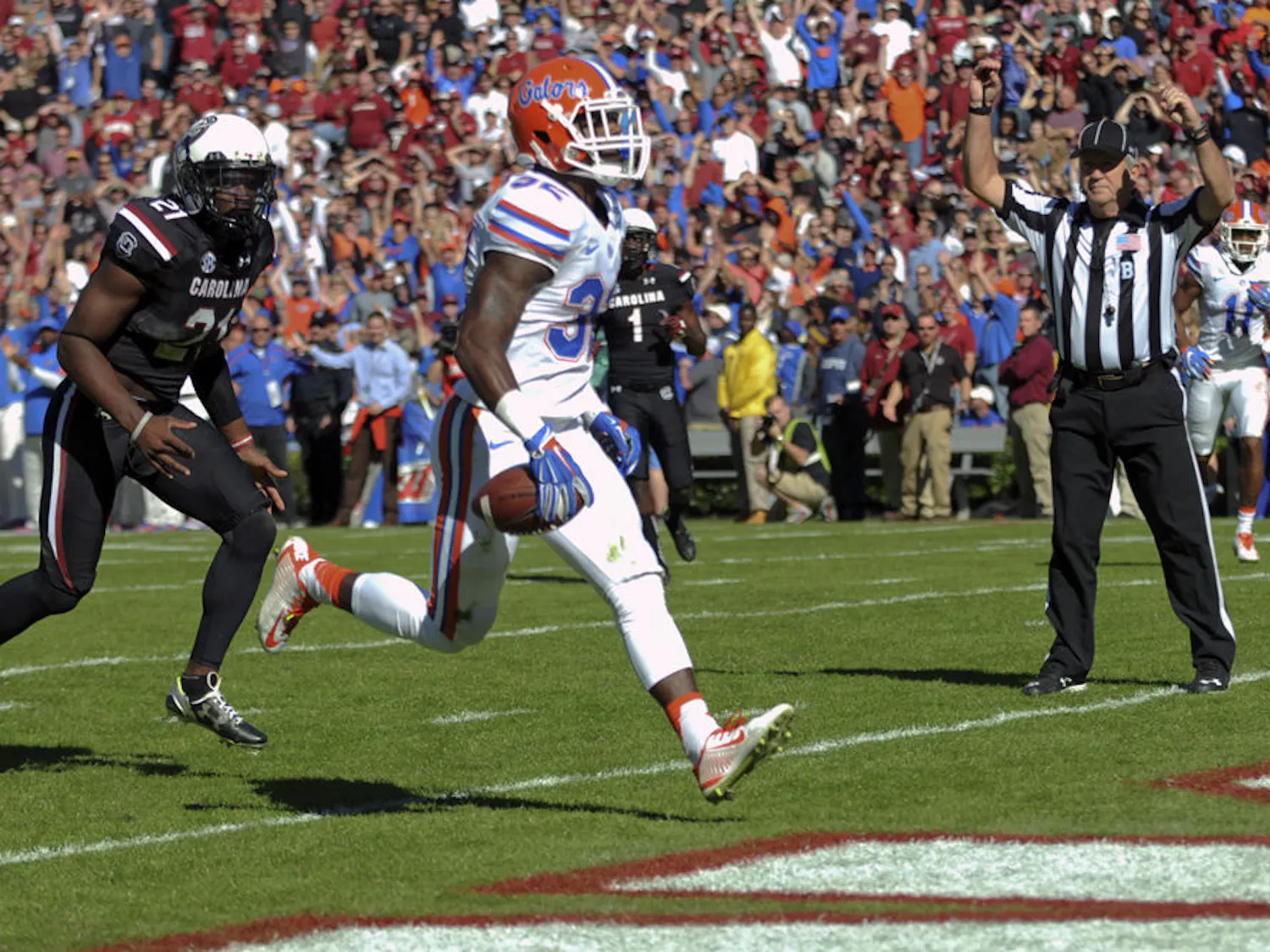 Jordan Cronkrite runs into the end zone for a touchdown during Florida's 24-14 win against South Carolina on Nov. 14, 2015, at Williams-Brice Stadium in Columbia, South Carolina.