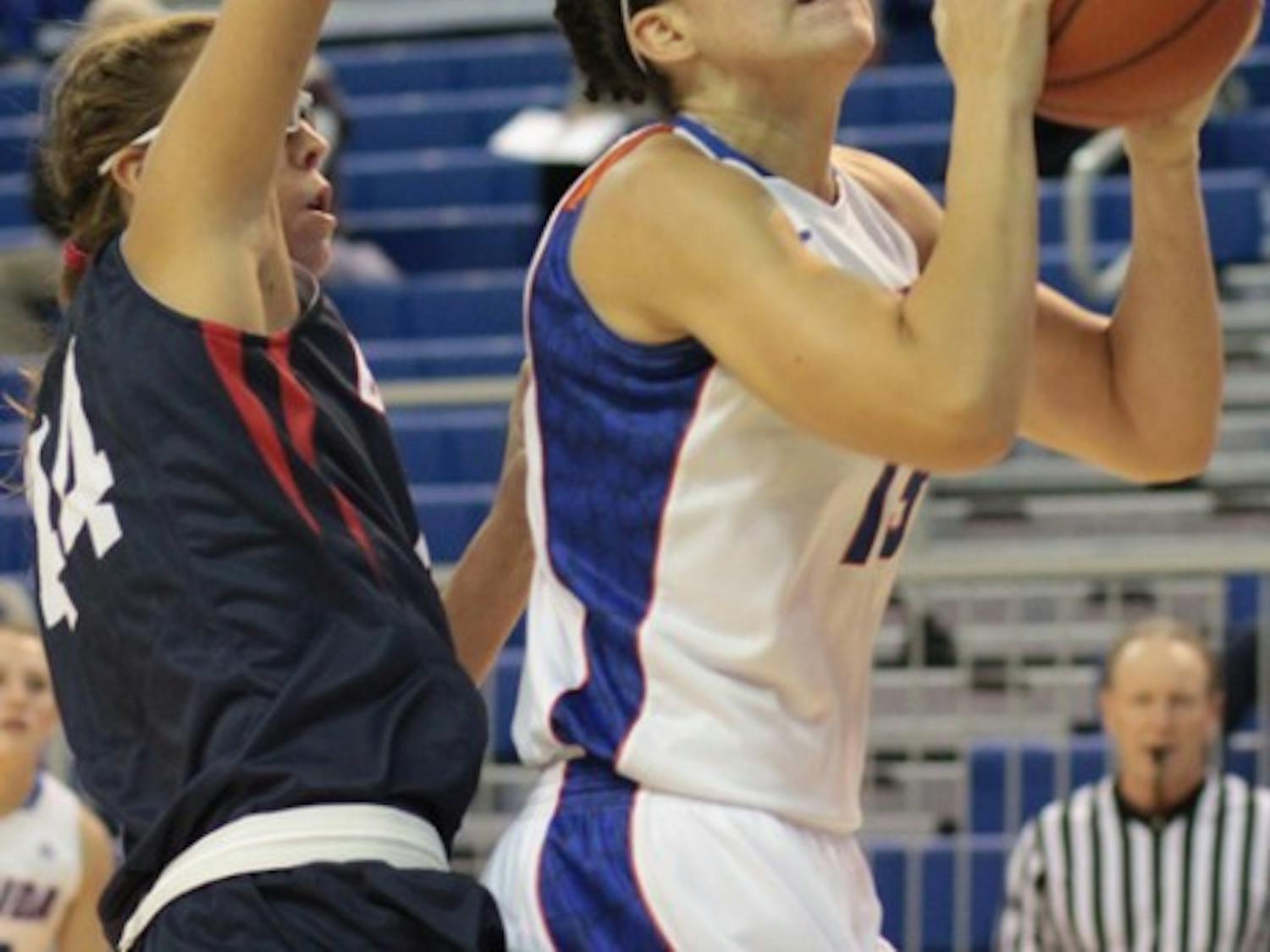 Senior center Azania Stewart has picked up her play as of late, scoring 14 points against Ole Miss and 12 against LSU. She is averaging 9.2 points and 6.6 rebounds in UF’s last five games.