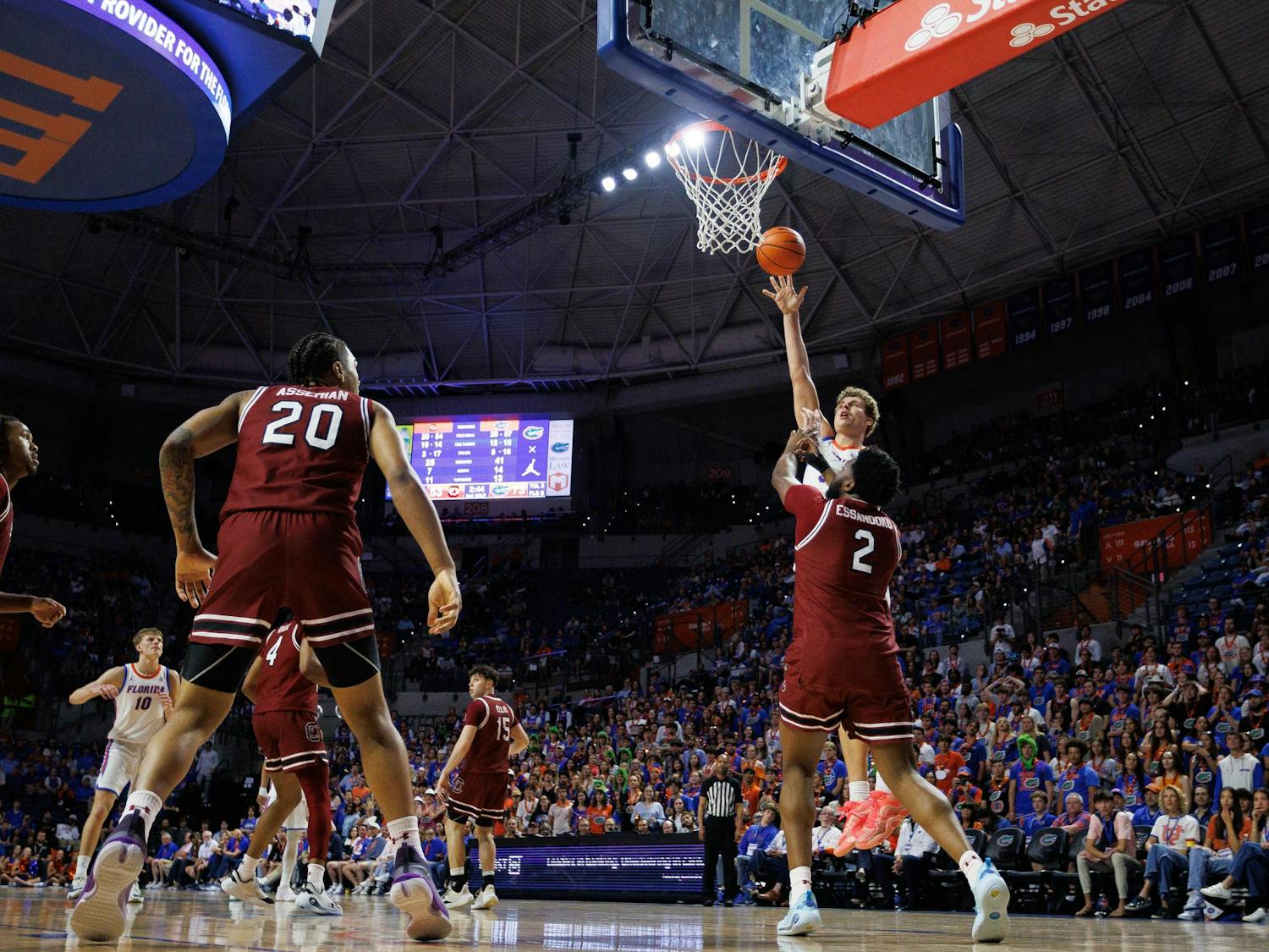 Florida center Micah Handlogten (3) shoots a layup during the second half of an NCAA college basketball game against South Carolina, Tuesday, Feb. 17, 2026, in Gainesville, Fla.