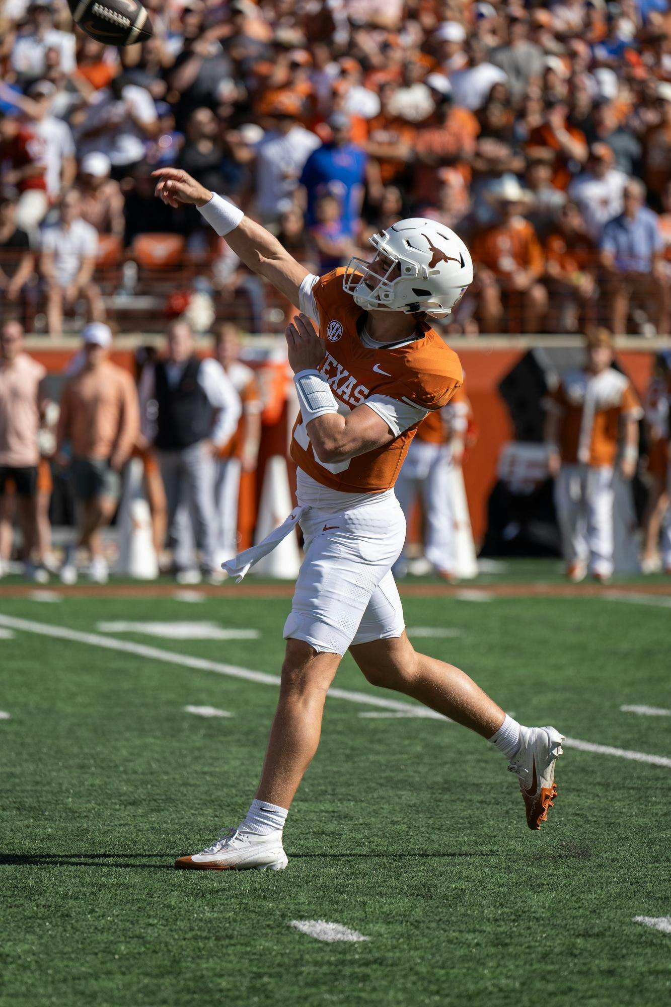 Texas Longhorns quarterback Arch Manning (16) throws the ball during a football game between the Florida Gators and the Texas Longhorns on Saturday, Nov. 9, 2024, at Darrell K Royal Memorial Stadium in Austin, Texas.
