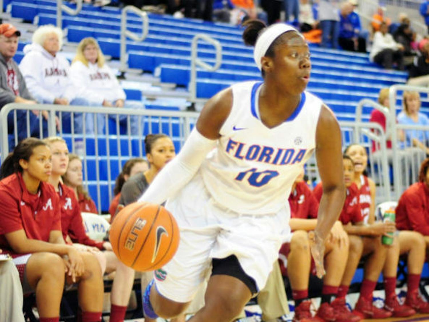 Jaterra Bonds drives the ball during Florida’s 75-67 win against Alabama on Jan. 30 in the O’Connell Center. Bonds led the Gators with seven rebounds against the Bulldogs on Sunday.