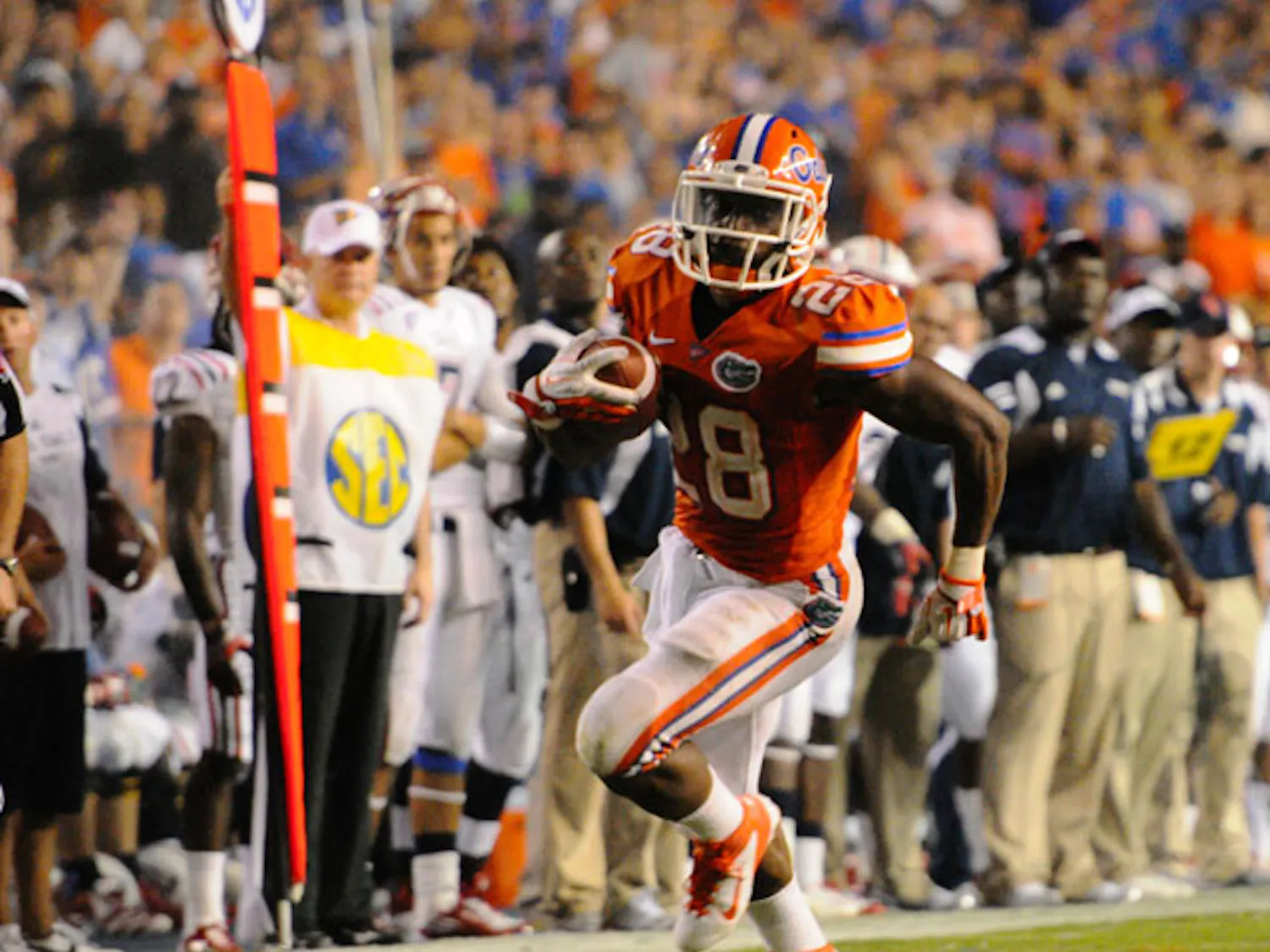 Florida running back Jeff Demps rushed for 105 yards and two touchdowns in the Gators’ 41-3 win against FAU in the season opener last Saturday. It was Demps’ fifth-career 100-yard game.