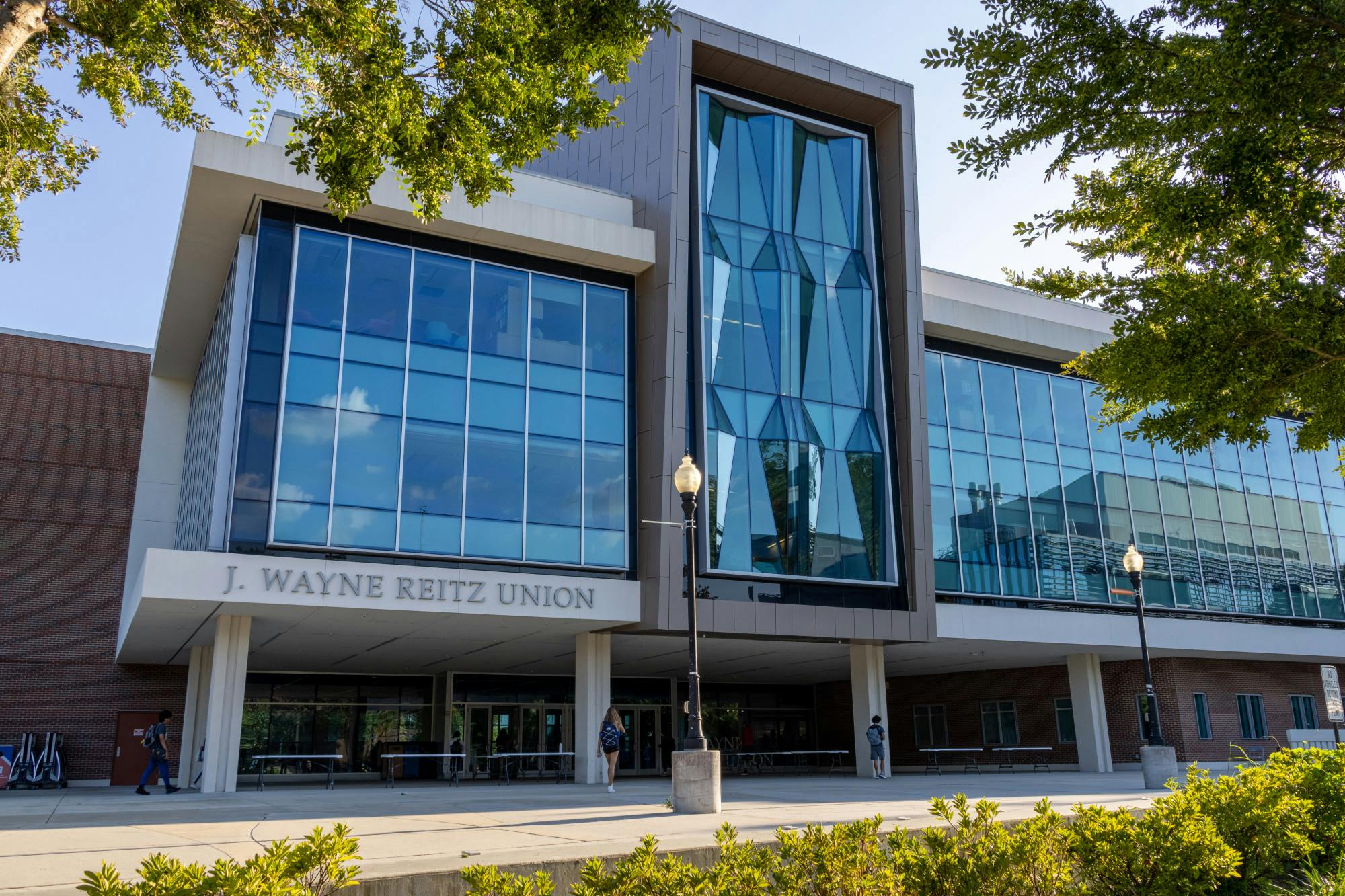 Gator 2.0 Gator 1 Cards go contactless The Independent Florida Alligator