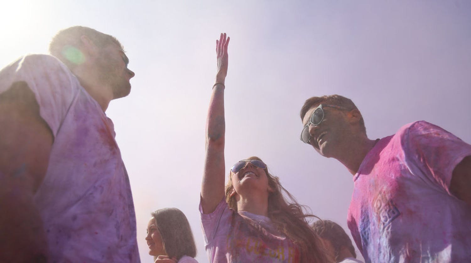 Underneath a crisp blue sky, hundreds of students and members of the Gainesville community gathered on Hume Field to fling brightly colored powder at each other for Holi, an Indian holiday that celebrates the commencement of spring. The event was hosted by UF’s Indian Student Association and Student Government.