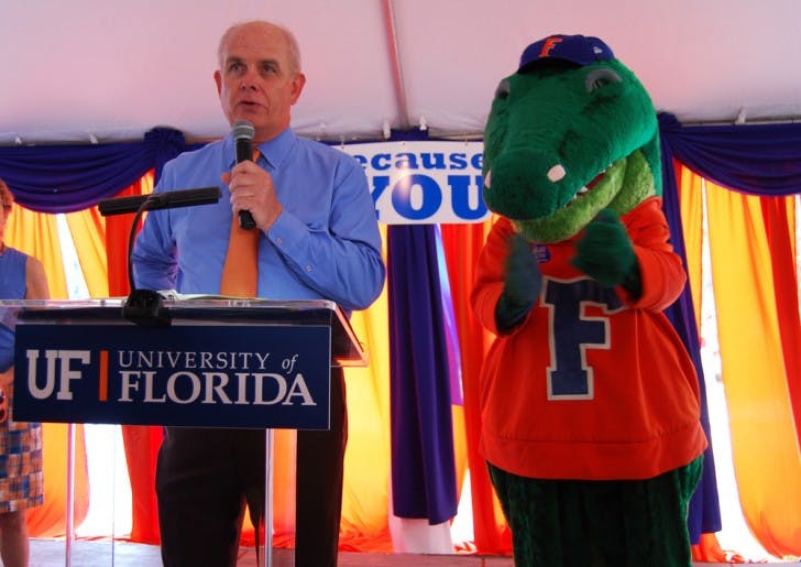 Lines of students wound around the building and down University Avenue as students waited for the 9:30 a.m. breakfast of pancakes, bacon, eggs and orange juice.