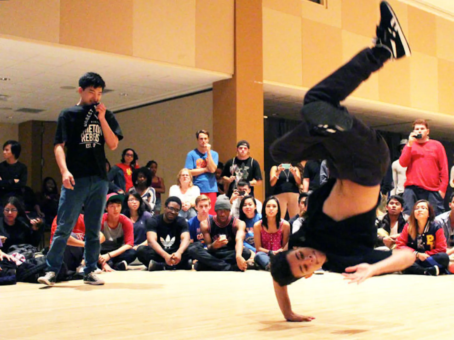 Jonathan Ortiz, 19, dances at the Hip Hop Collective’s Fall hip-hop jam, Icing on the Break, on Saturday.