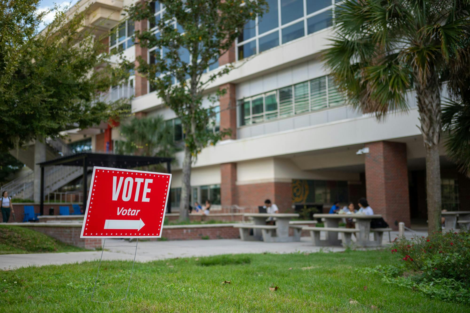 Early voting signs outside of the J. Wayne Reitz Union. 