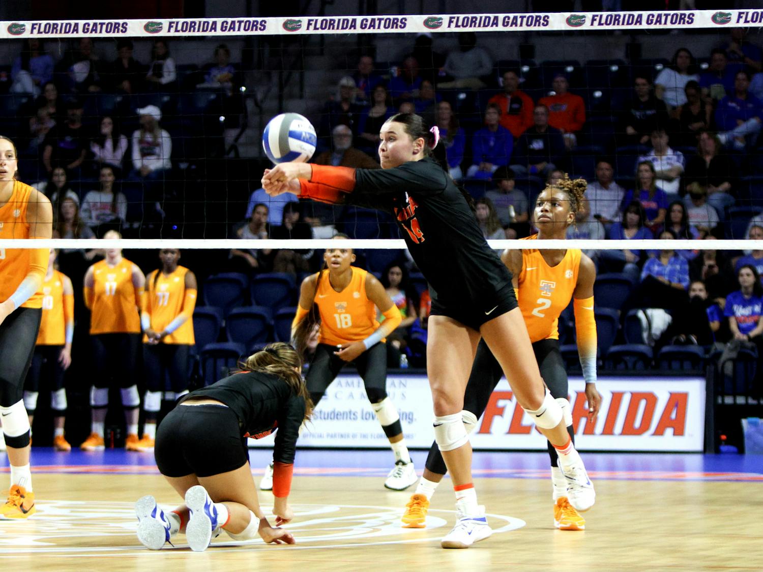 Graduate student setter Kennedy Muff sets the ball in the Gators' 3-2 loss to the Tennessee Volunteers on Friday, Nov. 3, 2023.