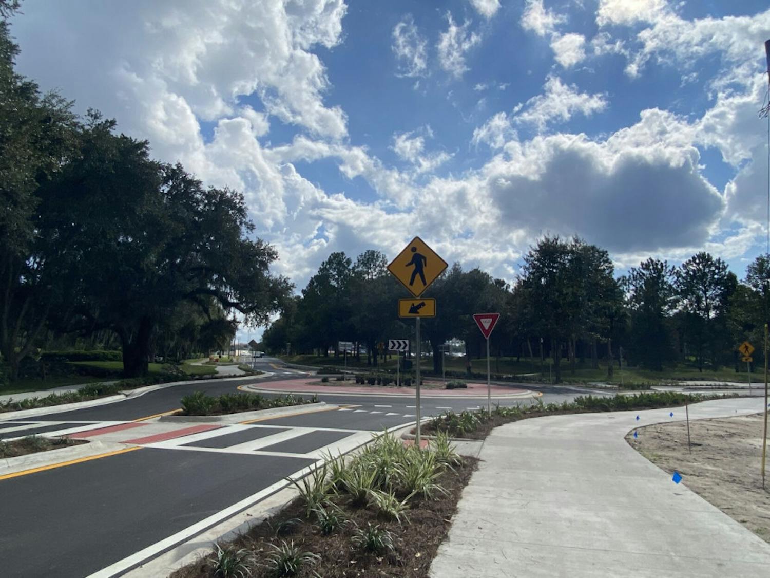 Photo of the completed roundabout near Lakeside Residential Complex.