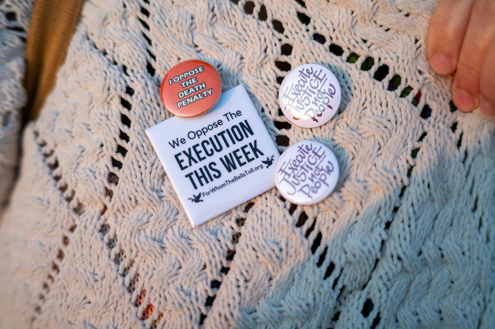 Protestors gather together in prayer outside of the Florida State Prison in Raiford in opposition to the execution of Mark Allen Geralds. Geralds was executed in Raiford, Tuesday, Dec. 9, 2025.